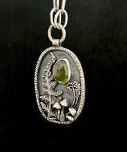 Load image into Gallery viewer, Vesuvianite and fern pendant with handmade paper clip chain.